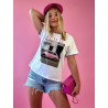 Biały T-shirt Damski z Nadrukiem Różowego Samochodu – „Loui. My Little Pink Car”
