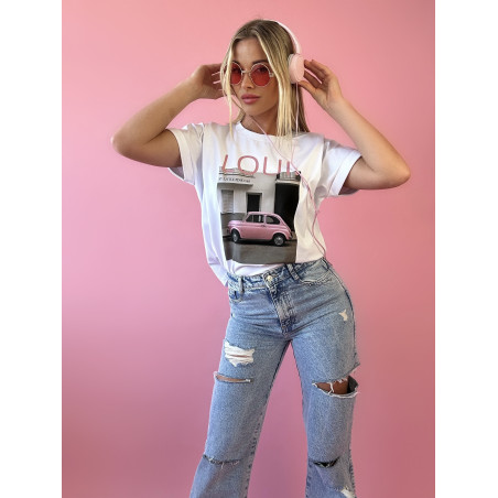 Biały T-shirt Damski z Nadrukiem Różowego Samochodu – „Loui. My Little Pink Car”