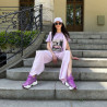 Fioletowy T-shirt Damski z Nadrukiem Różowego Samochodu – „Loui. My Little Pink Car”